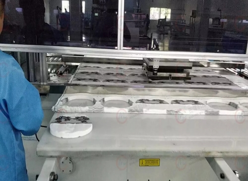天博官方网站 全自动图案面膜成型裁断机